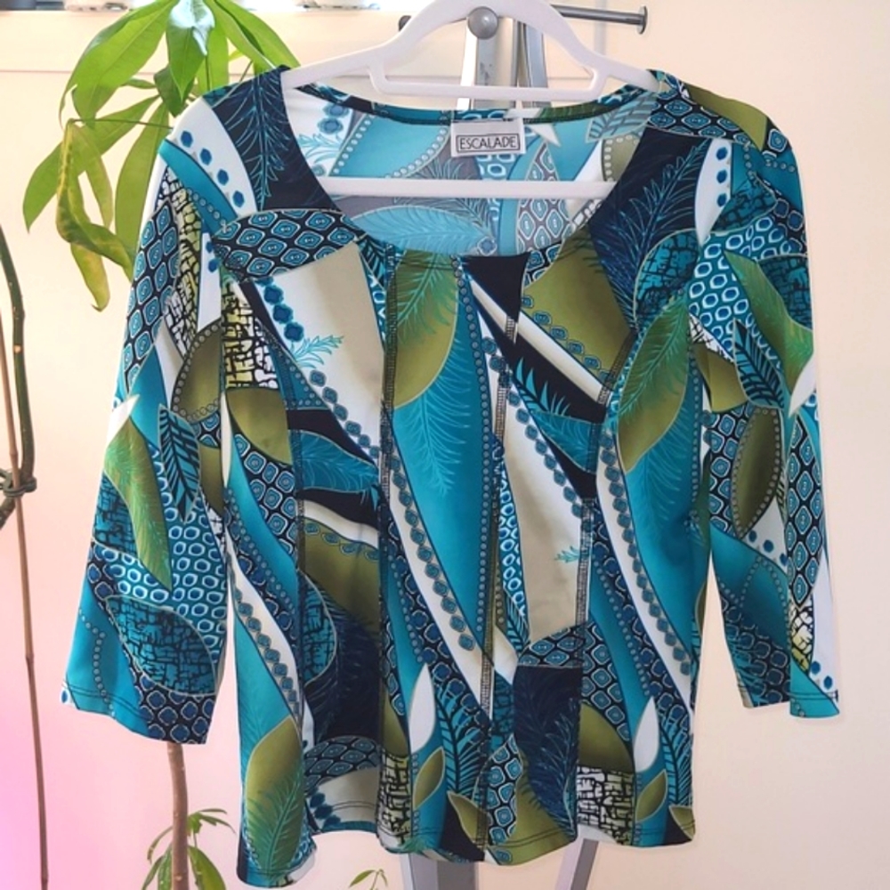 Top strechy vibrant.colors